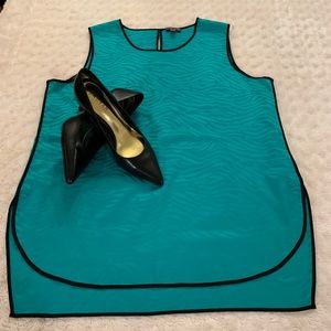 Vince Camuto Emerald Green blouse
